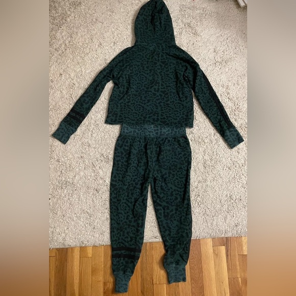PHILANTHROPY green cheetah print sweatshirt top sweat pants XS 2 pc outfit - Picture 8 of 10